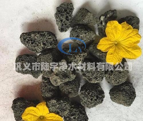 <a href='http://www.7usky.com' target='_blank'><u>火山巖</u></a>濾料
